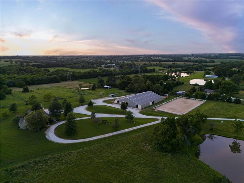 27310 Mission Belleview St, Louisburg, KS 66053