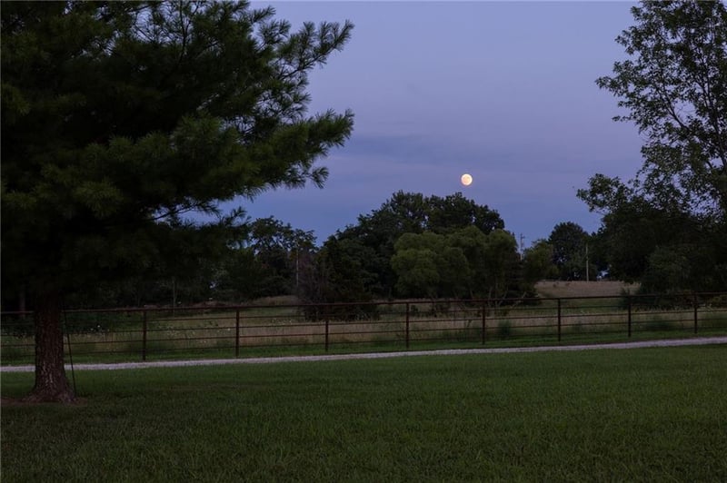 27310 Mission Belleview St, Louisburg, KS 66053