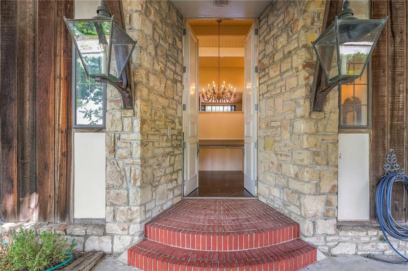 520 E 45th St, Kansas City, MO 64110
