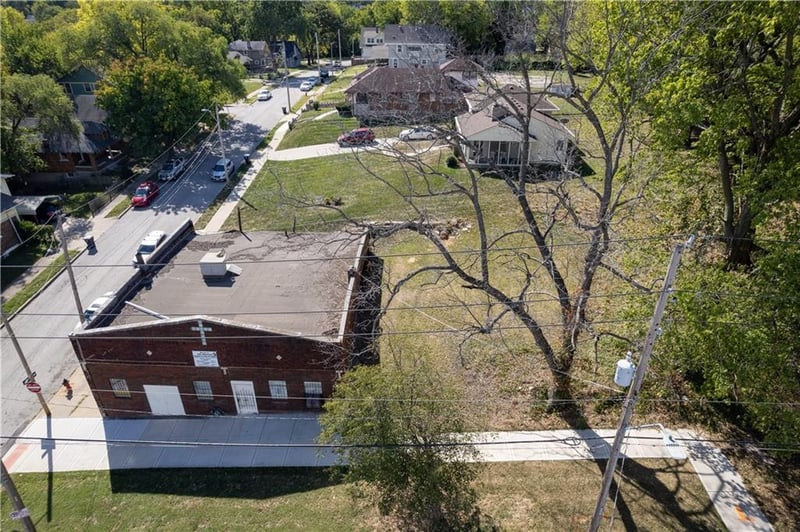 1335 27th St, Kansas City, MO 64108