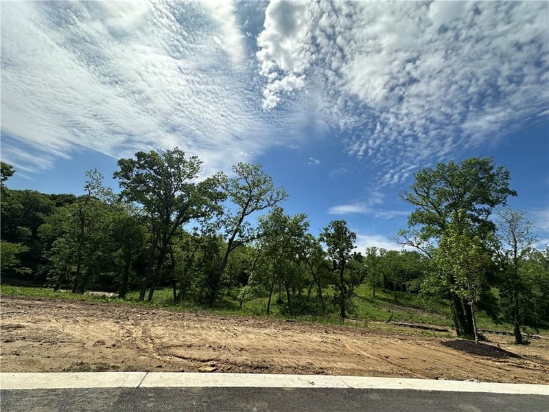 Lot 8 Copper Hill Dr, Parkville, MO 64152