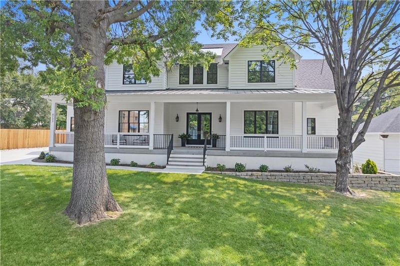 4723 Belinder Ave, Westwood, KS 66205