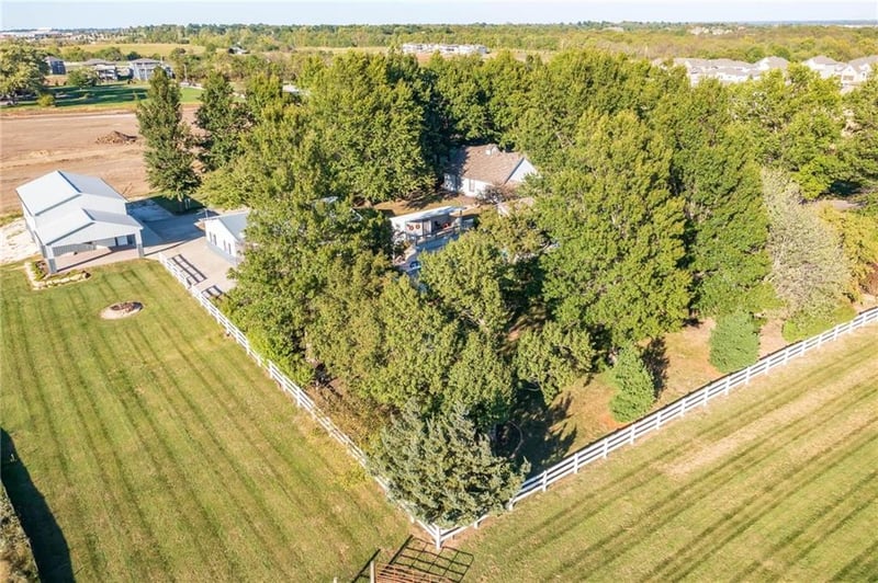 12402 W 184th Ter, Overland Park, KS 66013