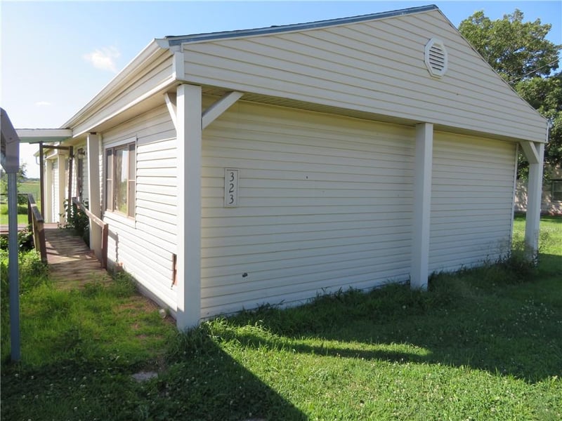 323 Jefferson St, Nortonville, KS 66060