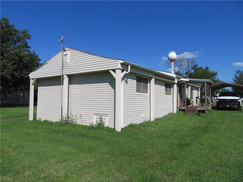 323 Jefferson St, Nortonville, KS 66060