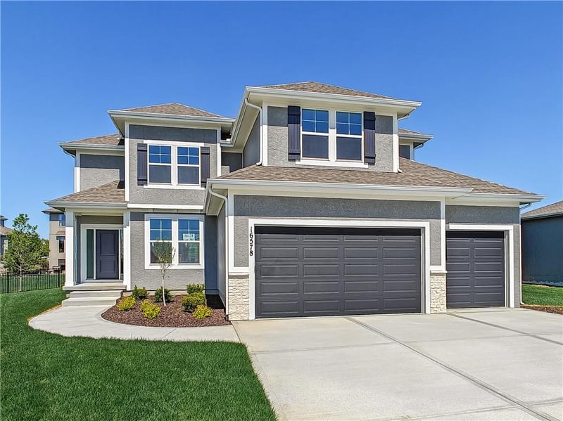 16578 165th Pl, Olathe, KS 66062