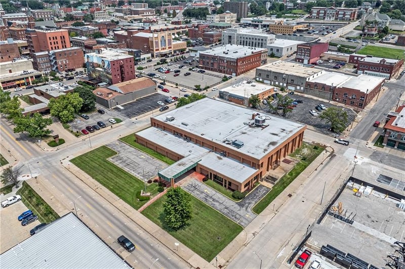 315 6th St, St Joseph, MO 64501