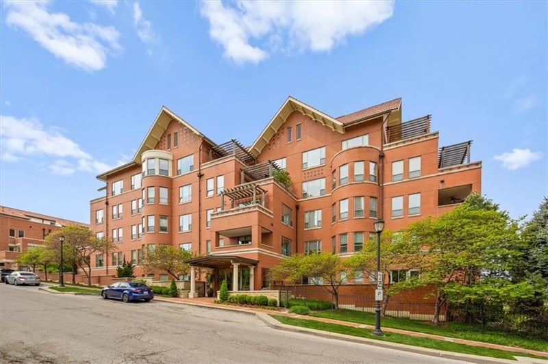 4900 Central St #501, Kansas City, MO 64112