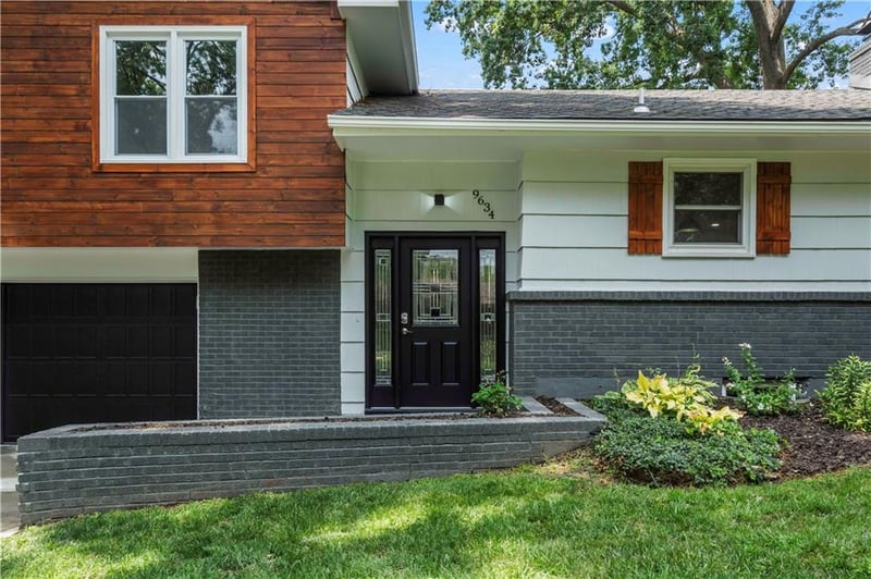 9634 Canterbury St, Overland Park, KS 66206