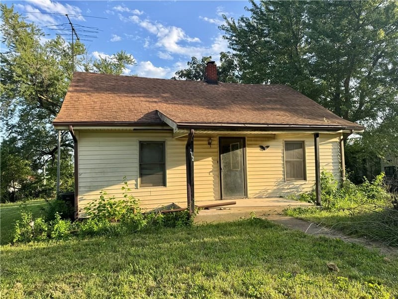 112 3rd St, Faucett, MO 64448