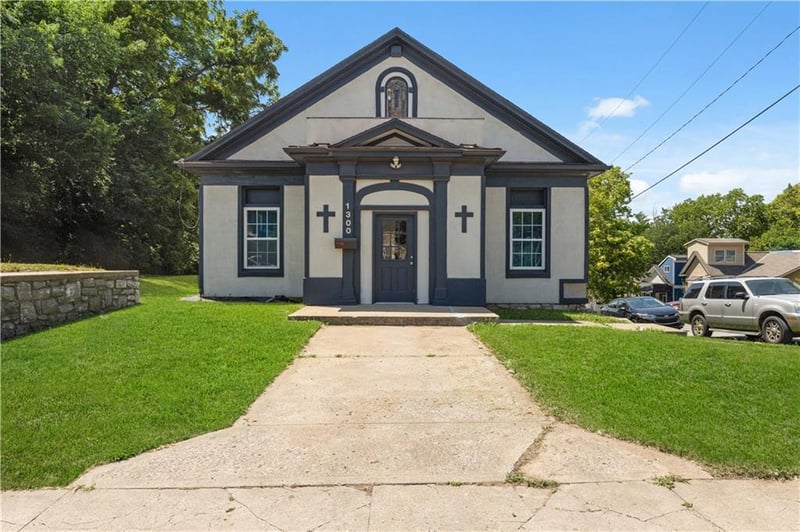 1300 Bennington Ave, Kansas City, MO 64126