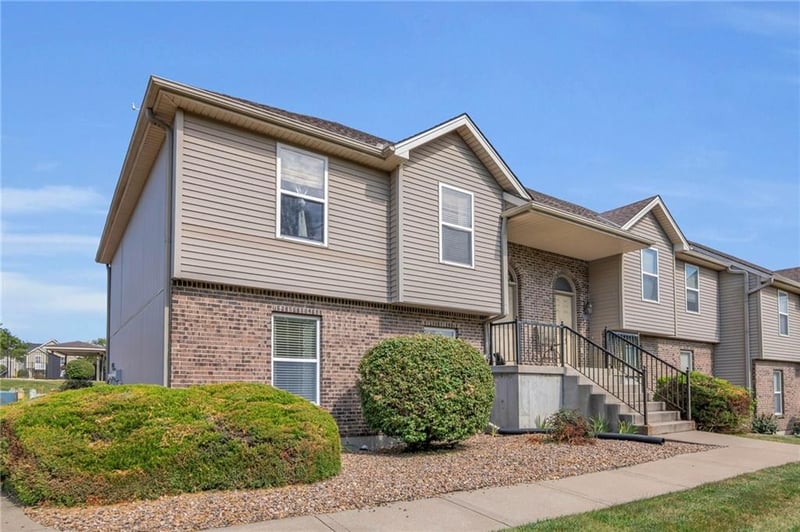 8616 N Cleveland Ln, Kansas City, MO 64156