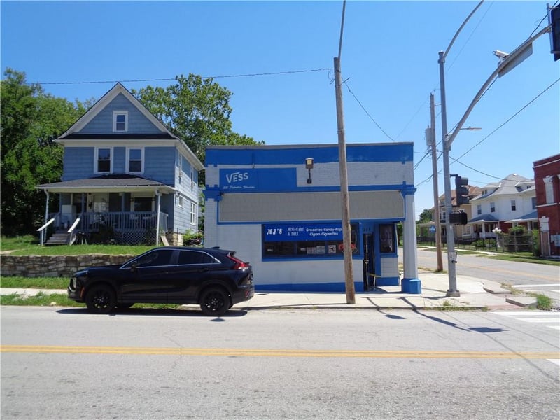 3445 Woodland Ave, Kansas City, MO 64109