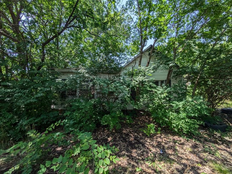 10700 Hillcrest Rd, Kansas City, MO 64134
