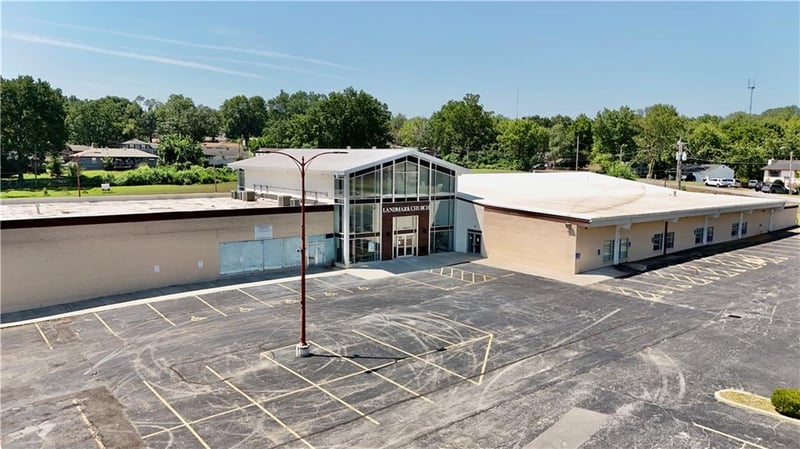 8701 Sni A Bar Rd, Kansas City, MO 64129