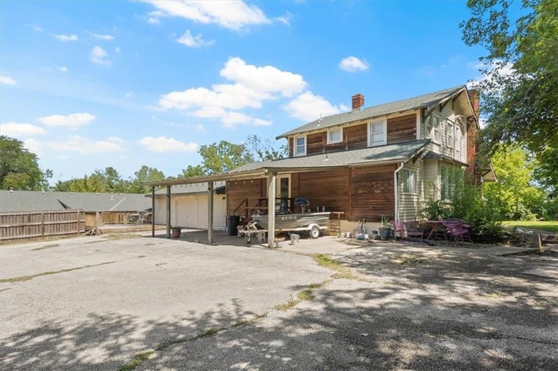 6540 James A Reed Rd, Kansas City, MO 64133