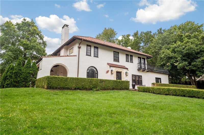 101 W 54th St, Kansas City, MO 64112
