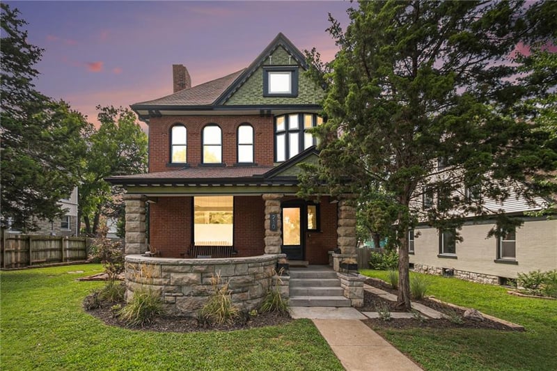 210 N Clinton Pl, Kansas City, MO 64123