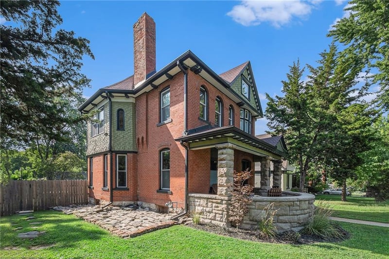 210 N Clinton Pl, Kansas City, MO 64123