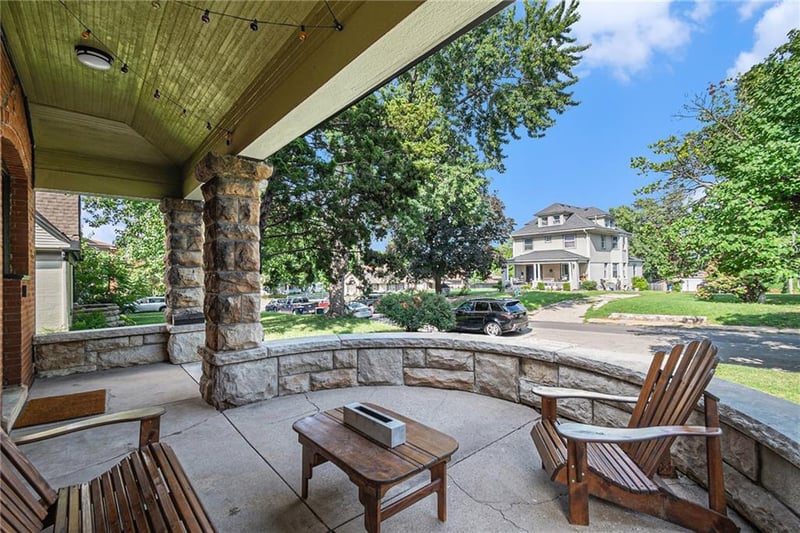 210 N Clinton Pl, Kansas City, MO 64123