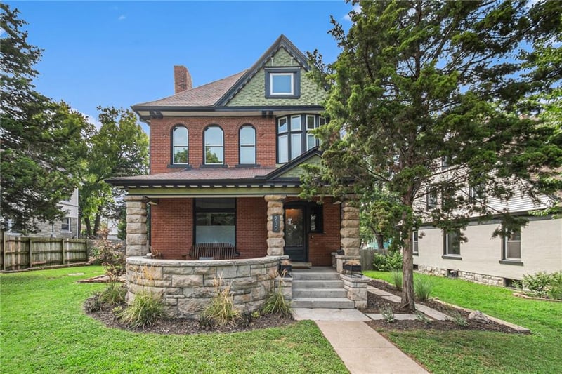 210 N Clinton Pl, Kansas City, MO 64123