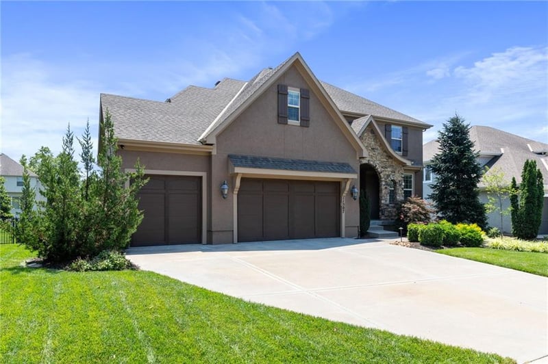 11507 W 165th Ter, Overland Park, KS 66062