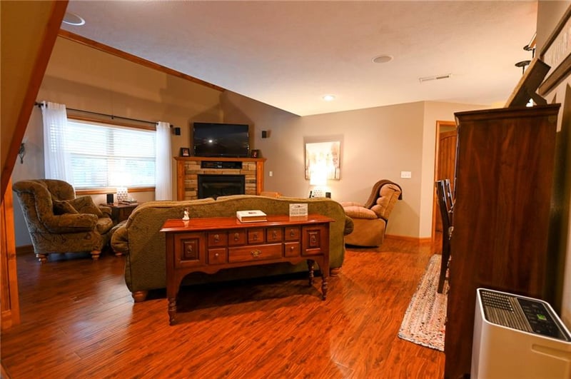 8370 SE J Hw, Collins, MO 64738