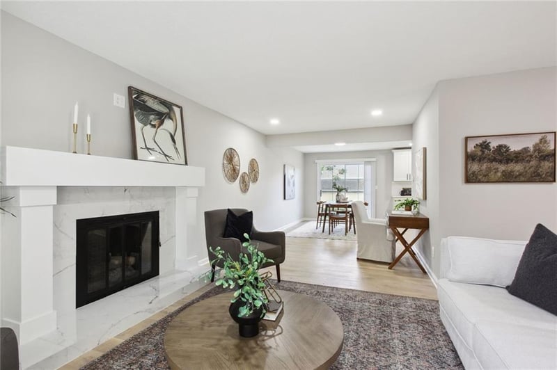 6748 W 108th Ter, Overland Park, KS 66211