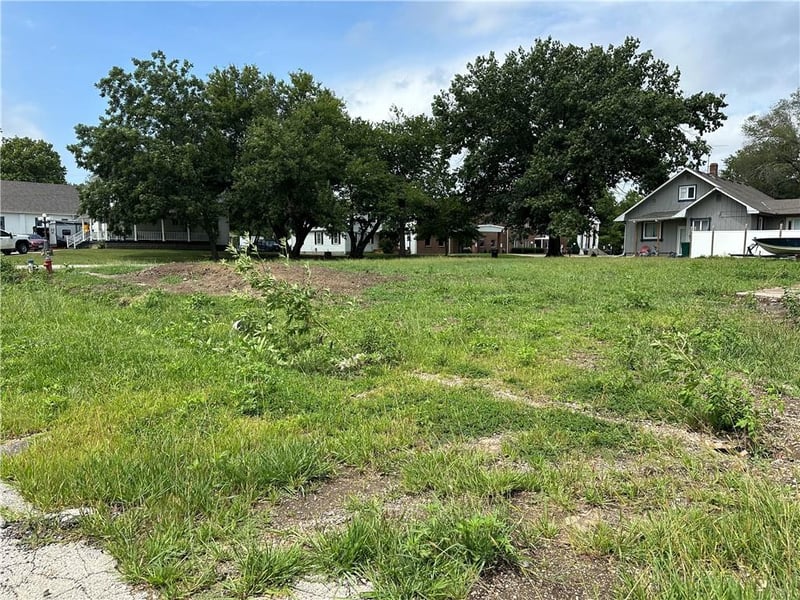 104 W Chestnut St, Archie, MO 64725