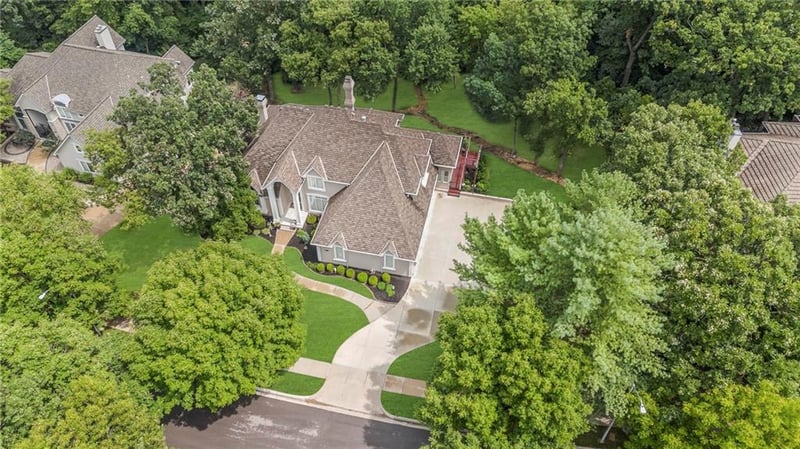 4519 N Mulberry Dr, Kansas City, MO 64116