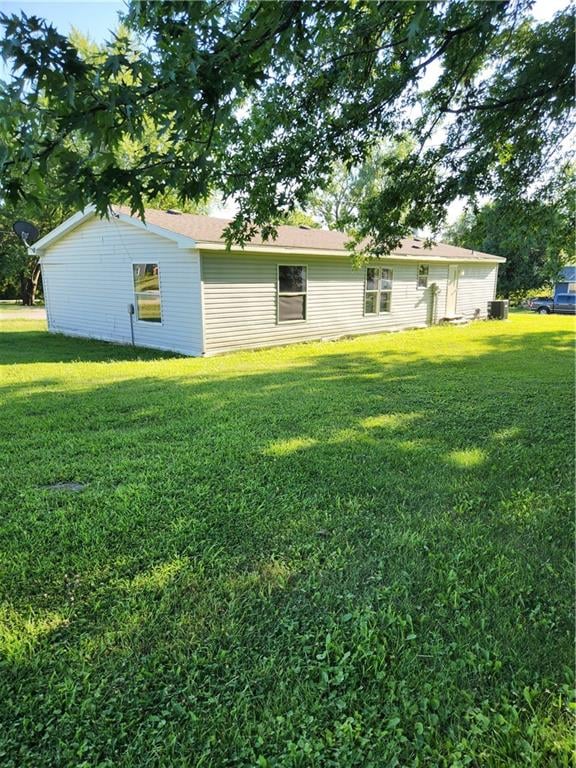309 W 10th St, Stewartsville, MO 64490