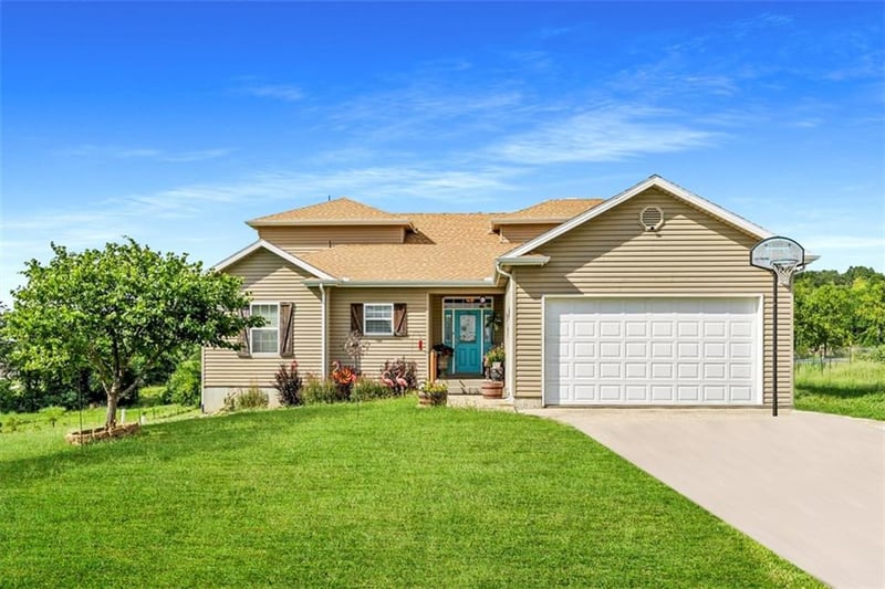 31804 E Burgess Rd, Buckner, MO 64016