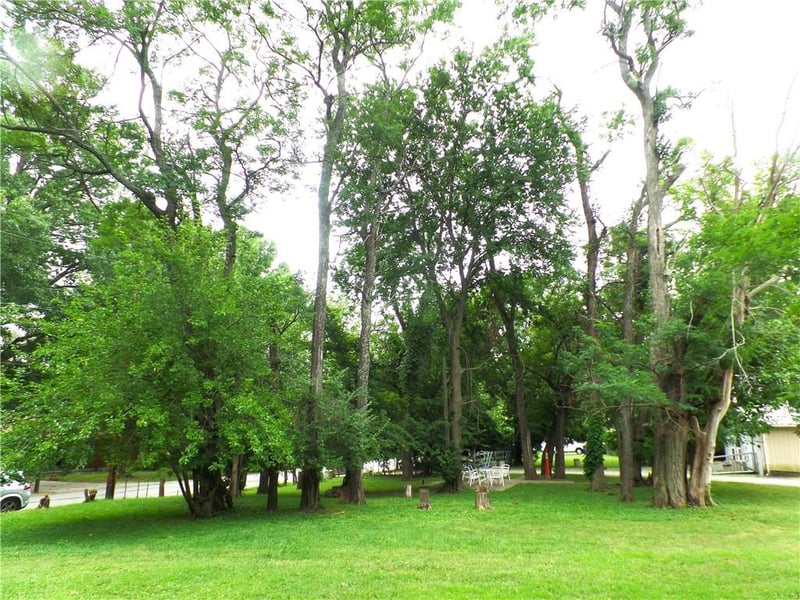 13424 Parker Ave, Grandview, MO 64030