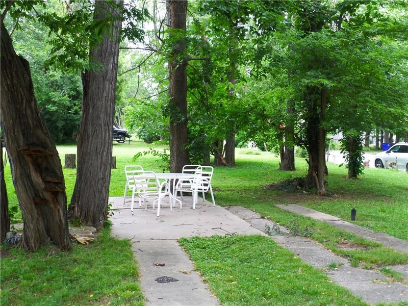 13424 Parker Ave, Grandview, MO 64030