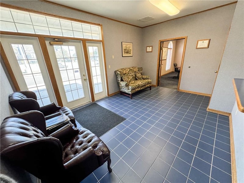 401 W Foxwood Dr, Raymore, MO 64083