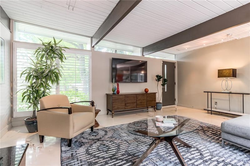 9847 Chadwick Dr, Overland Park, KS 66206