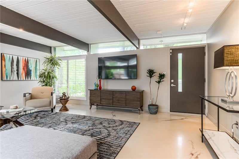 9847 Chadwick Dr, Overland Park, KS 66206