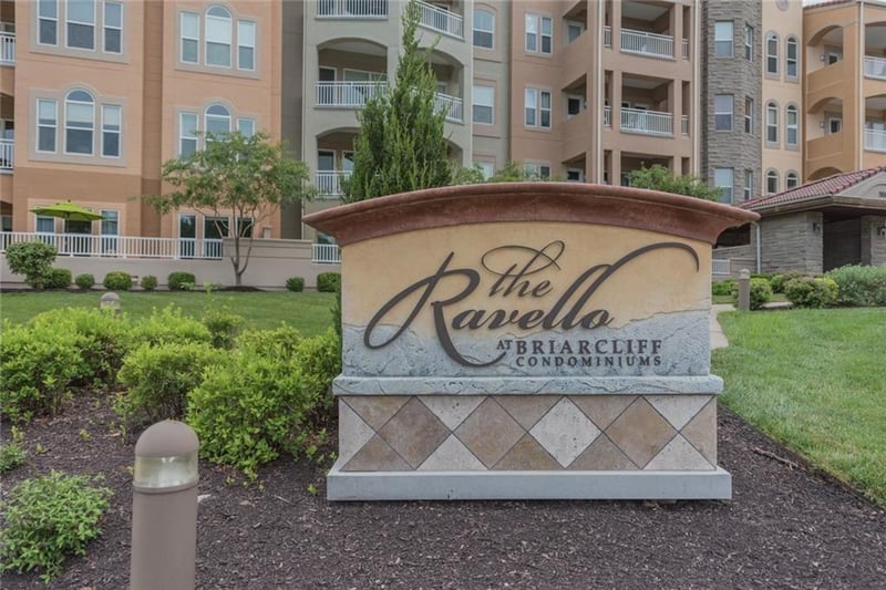 3800 N Mulberry Dr #403, Kansas City, MO 64116