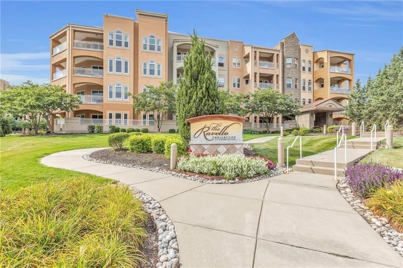 3800 N Mulberry Dr #403, Kansas City, MO 64116