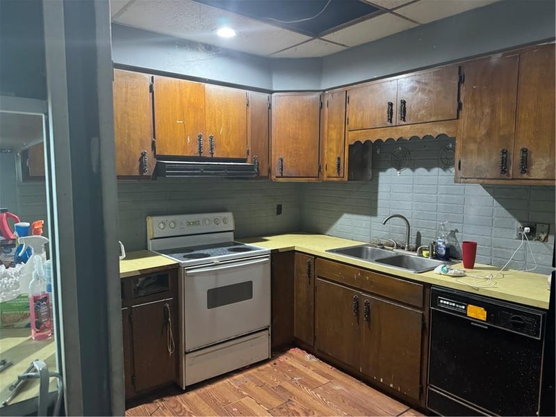 1202 NE Winifield Ave, Topeka, KS 66616