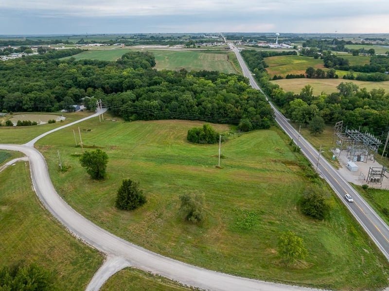 Mo 13 Hw, Higginsville, MO 64037