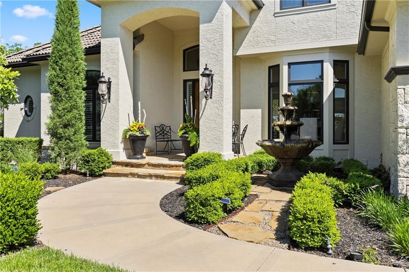 13857 Horton Dr, Overland Park, KS 66223