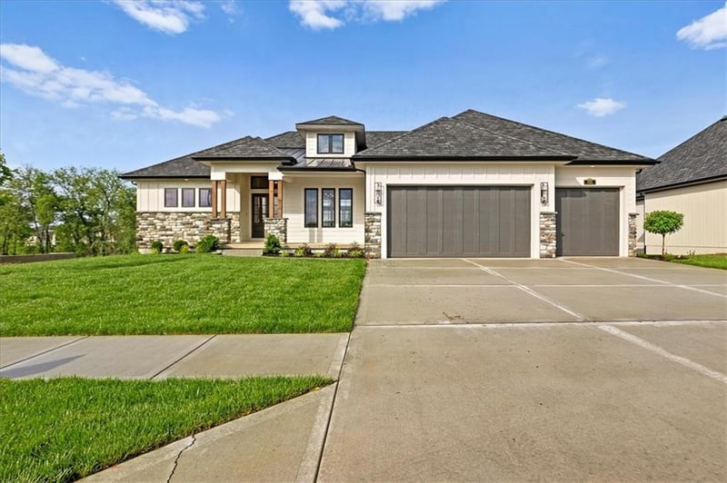 8732 Lewis Ave, Kansas City, MO 64157