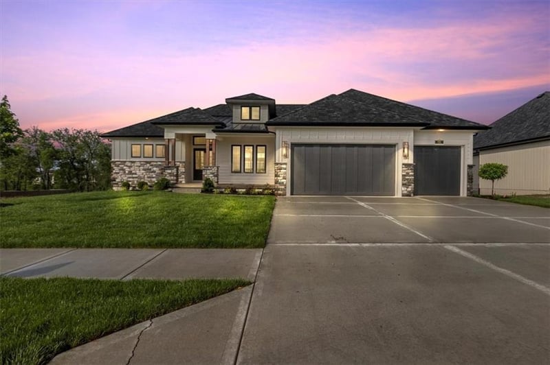 8732 Lewis Ave, Kansas City, MO 64157