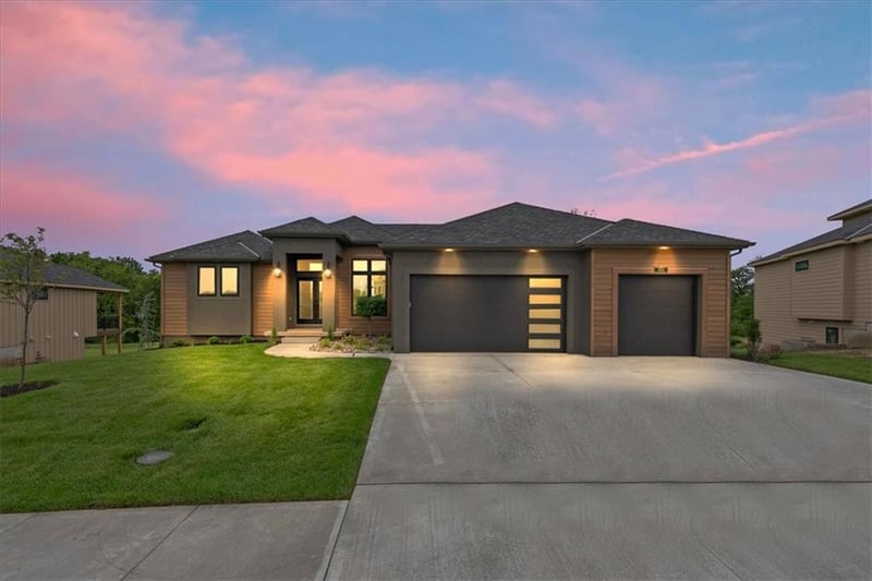 8720 Lewis Ave, Kansas City, MO 64157