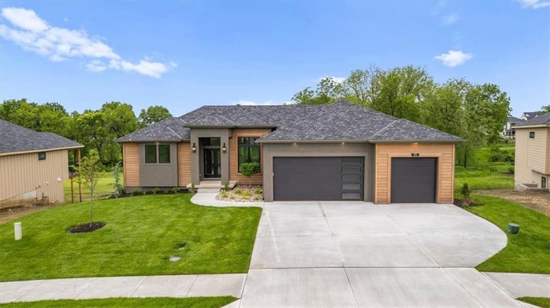 8720 N Lewis Ave, Kansas City, MO 64157