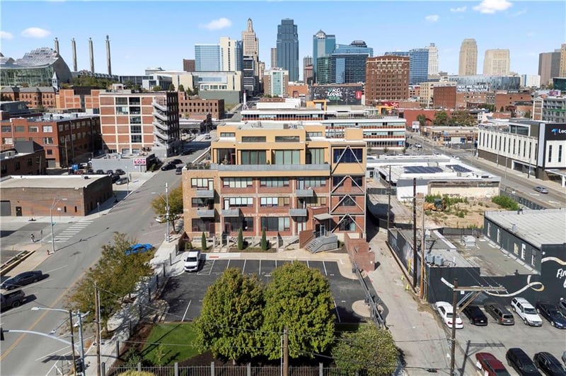 1819 Baltimore #302 St, Kansas City, MO 64108