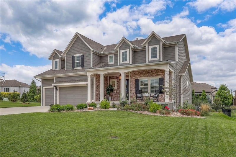 15836 Reinhardt St, Overland Park, KS 66224