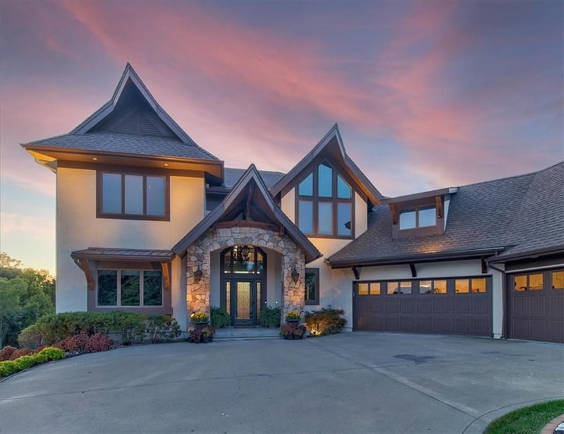 4416 NE Shadow Valley Cir, Lee's Summit, MO 64064
