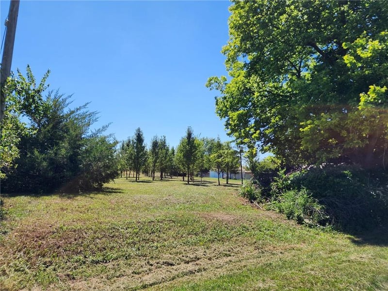 26 Ohio Dr, Linn Valley, KS 66040